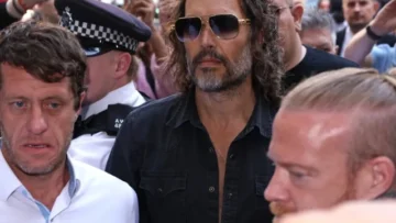 russel-brand1746190098-0